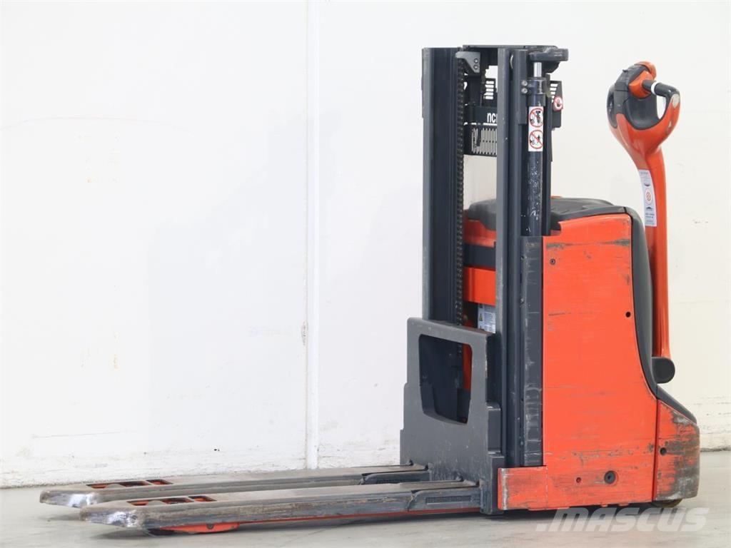 Linde D08/1160-00 Meeloop stapelaar