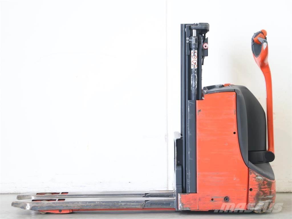 Linde D08/1160-00 Meeloop stapelaar