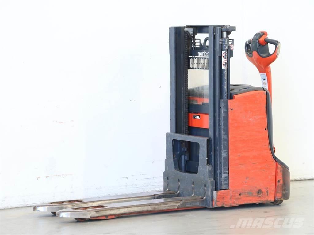 Linde D08/1160-00 Meeloop stapelaar
