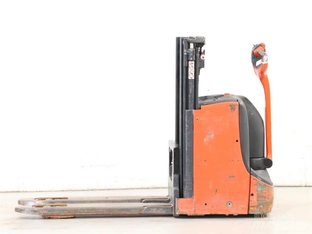 Linde D08/1160-00 Meeloop stapelaar