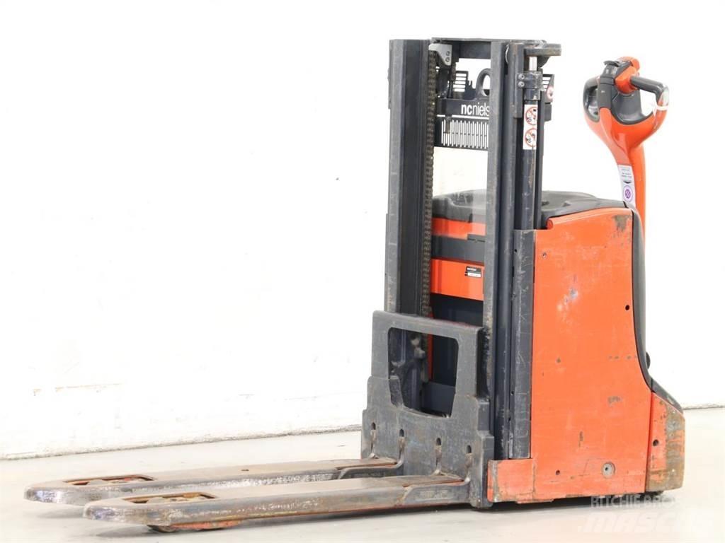 Linde D08/1160-00 Meeloop stapelaar