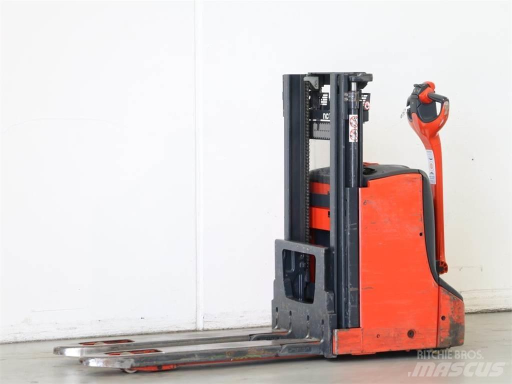 Linde D08/1160-01 Meeloop stapelaar