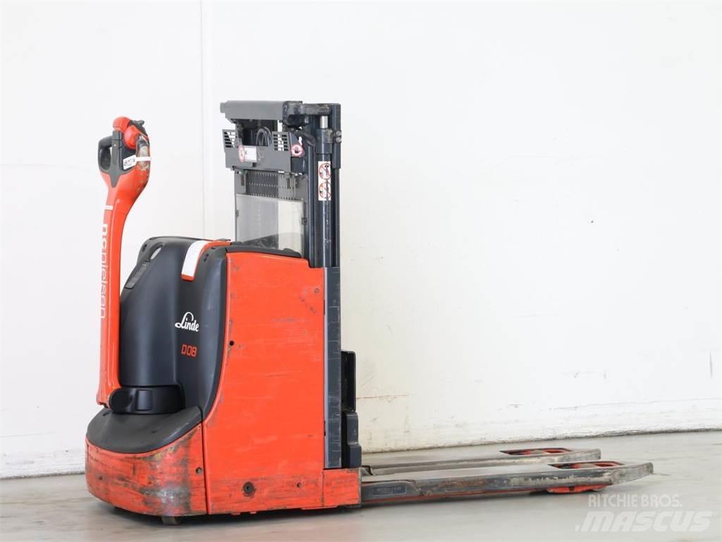 Linde D08/1160-01 Meeloop stapelaar
