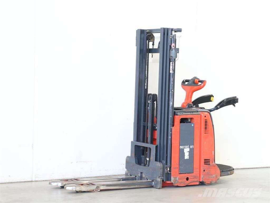 Linde D12AP/133 Meeloop stapelaar
