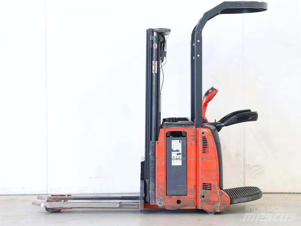 Linde D12AP/133-00 Meeloop stapelaar