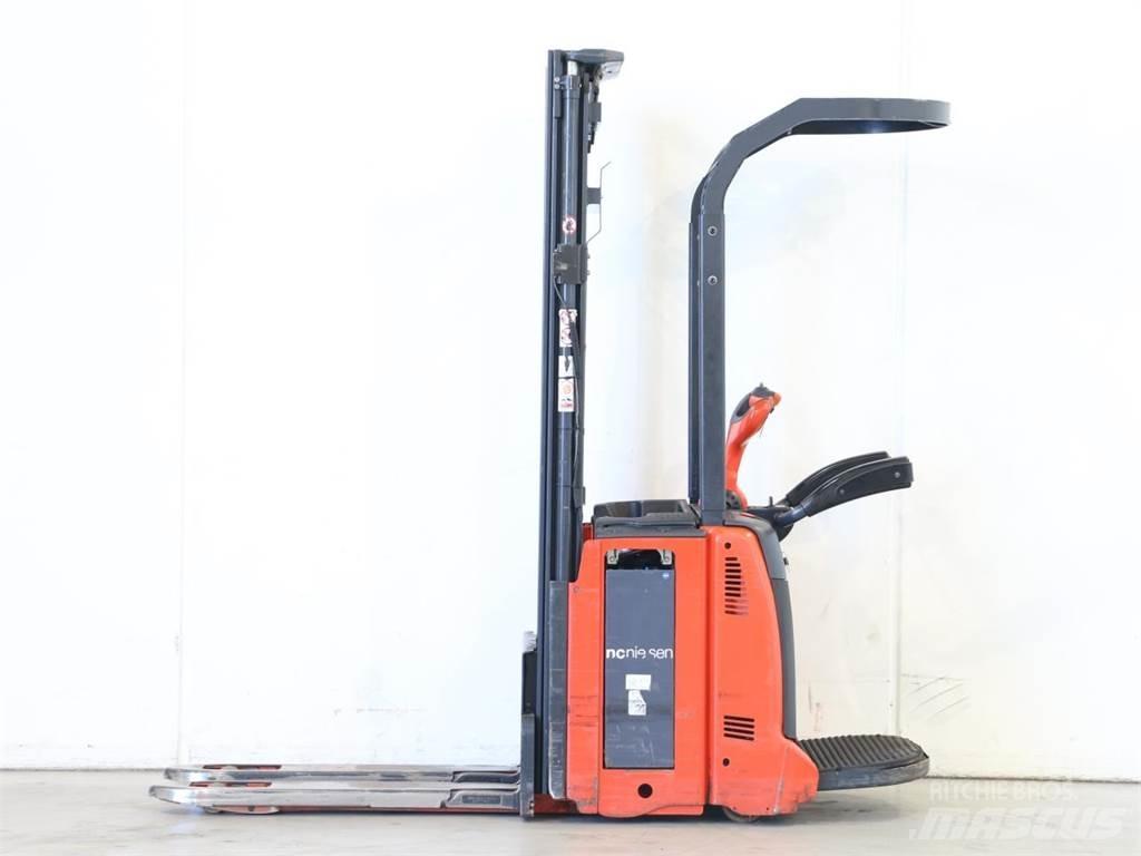 Linde D12AP/133-01 Meeloop stapelaar