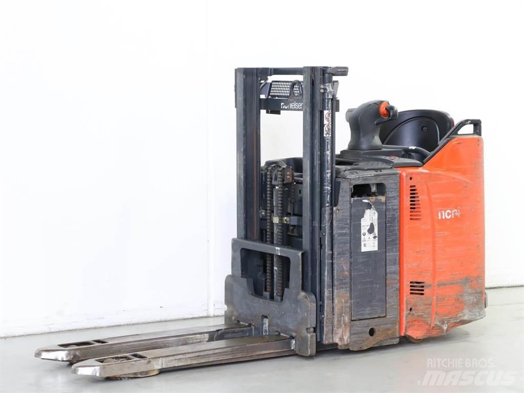 Linde D12HPSP/133 Meeloop stapelaar