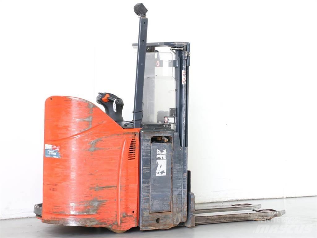 Linde D12SP/133 Meeloop stapelaar