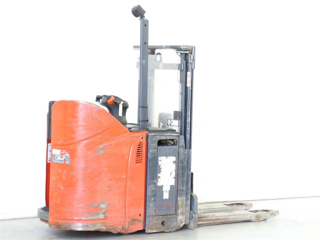 Linde D12SP/133 Meeloop stapelaar