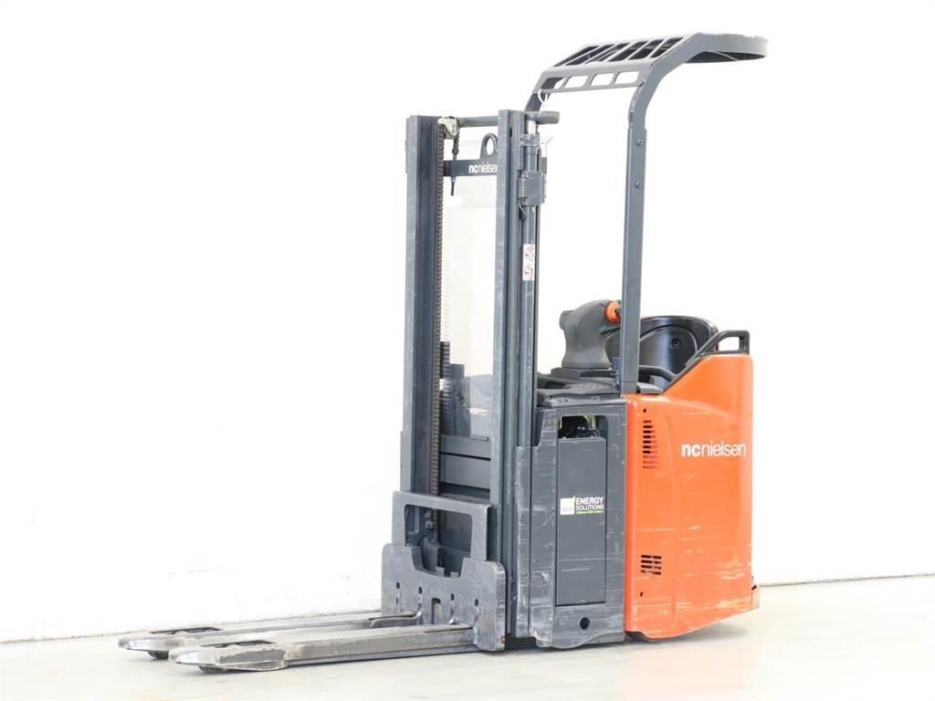 Linde D12SP/133 Meeloop stapelaar