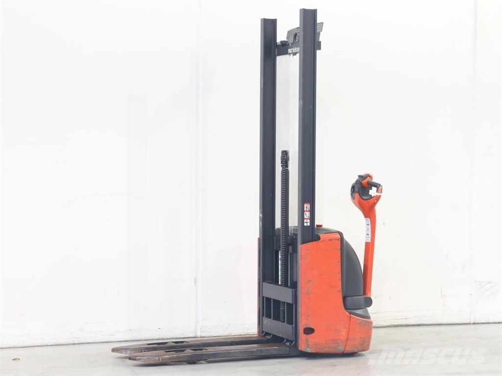 Linde L12/1172-01 Meeloop stapelaar