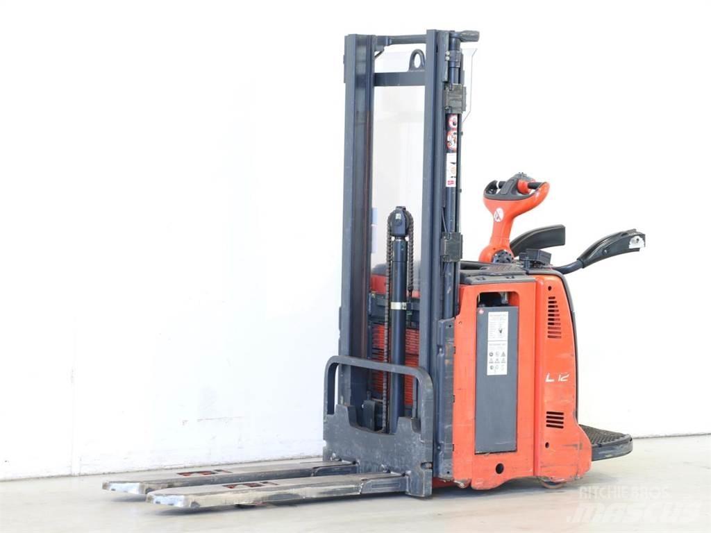 Linde L12AP/133 Meeloop stapelaar