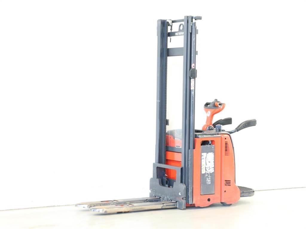 Linde L12AP/133-00 Meeloop stapelaar