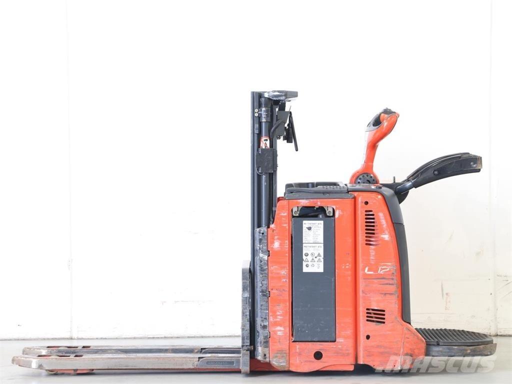 Linde L12AP/133-00 Meeloop stapelaar