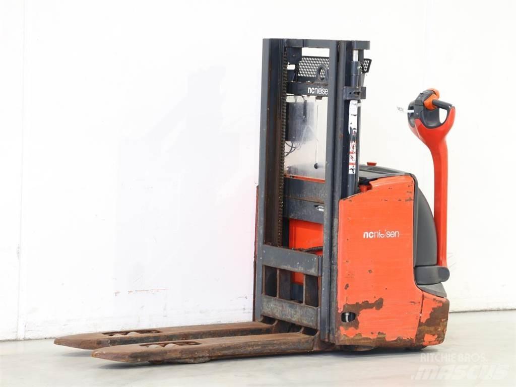 Linde L12I/1172 Meeloop stapelaar