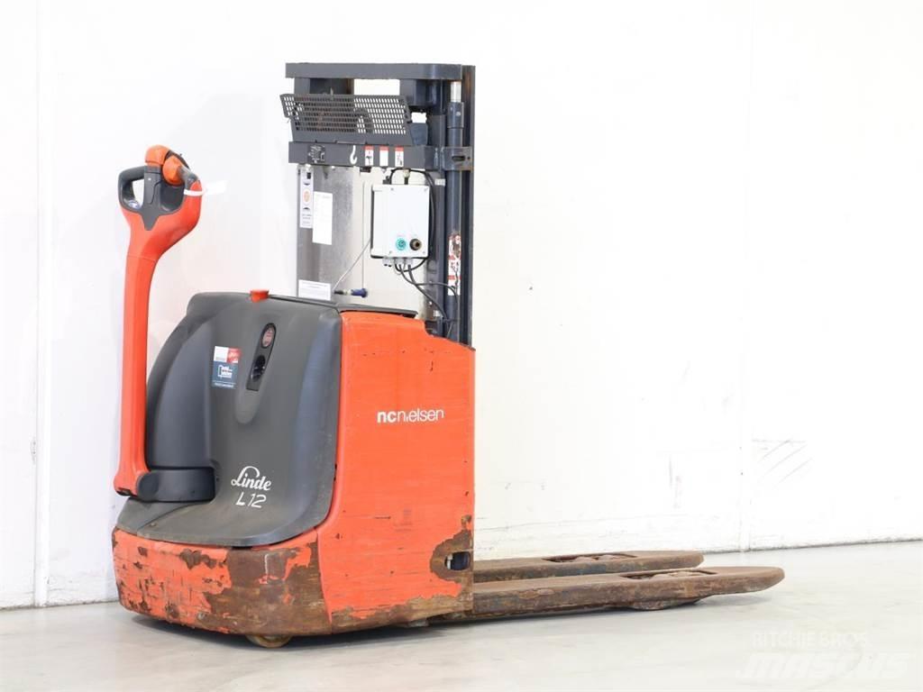 Linde L12I/1172 Meeloop stapelaar