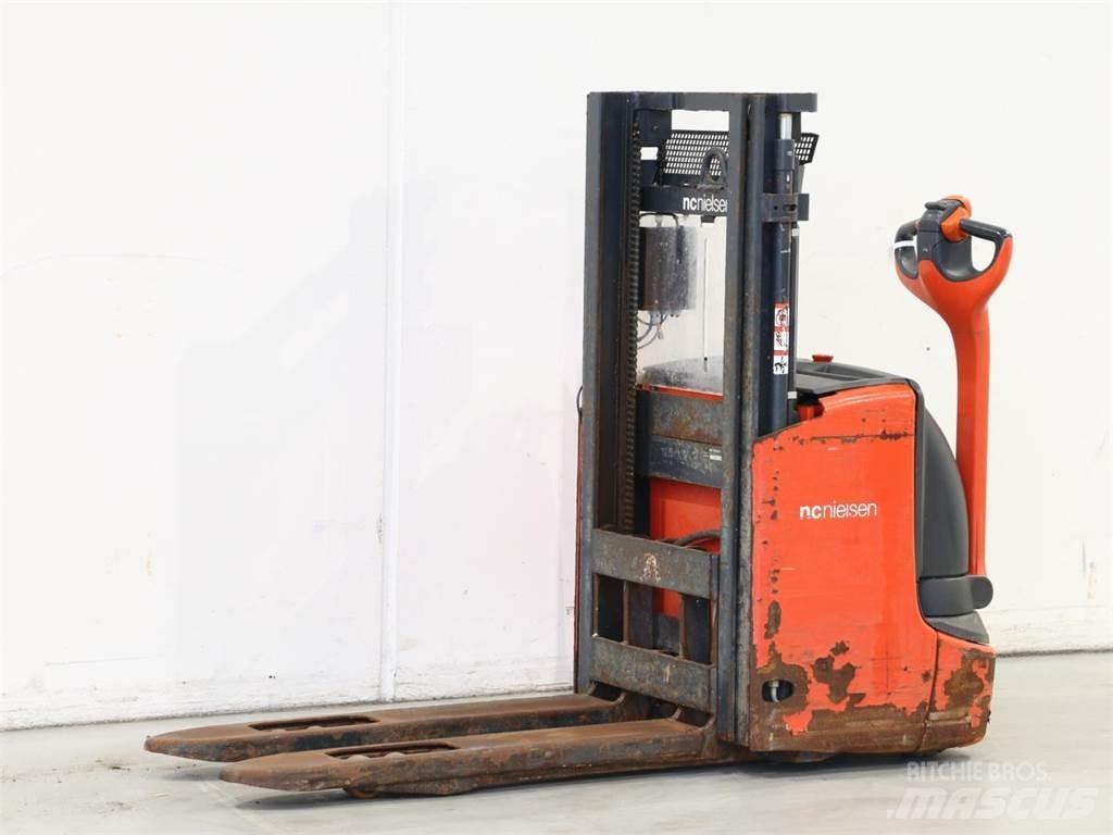 Linde L12I/1172 Meeloop stapelaar