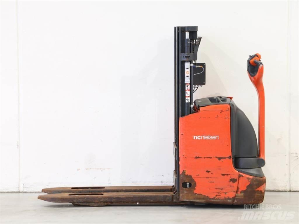 Linde L12I/1172 Meeloop stapelaar