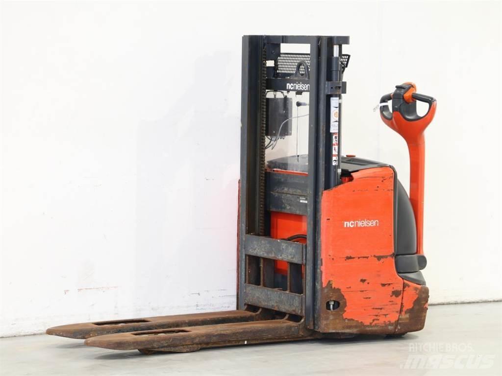 Linde L12I/1172 Meeloop stapelaar