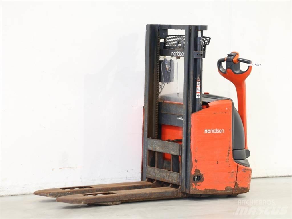 Linde L12I/1172 Meeloop stapelaar