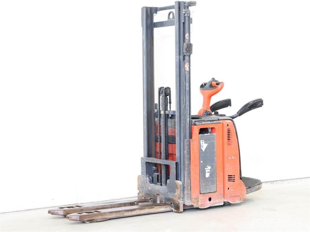 Linde L12LAP/133 Meeloop stapelaar