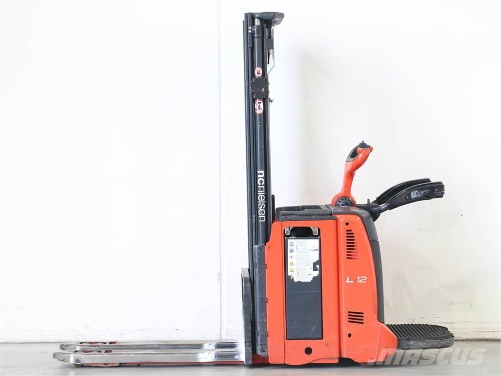 Linde L12LAP/133 Meeloop stapelaar