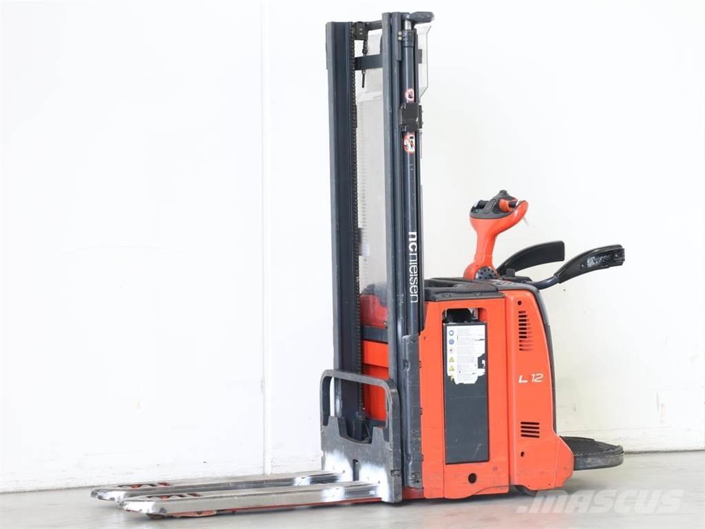 Linde L12LAP/133 Meeloop stapelaar