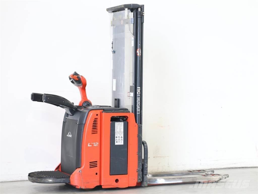 Linde L12LAP/133 Meeloop stapelaar