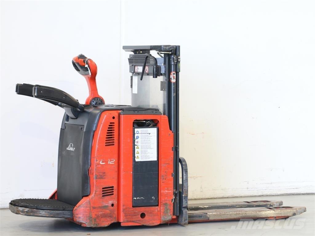 Linde L12LAP/133 Meeloop stapelaar