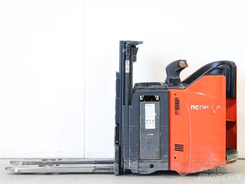 Linde L12SP/133-00 Meeloop stapelaar