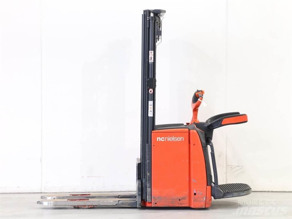 Linde L14AP/1173-00 Meeloop stapelaar