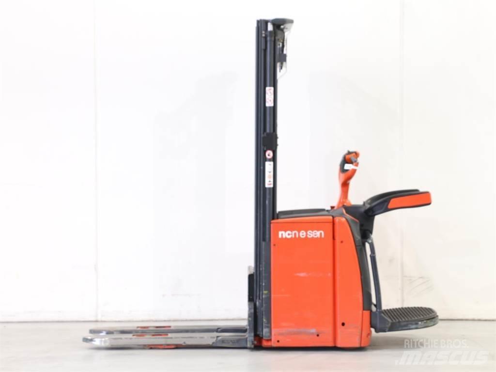 Linde L14AP/1173-00 Meeloop stapelaar