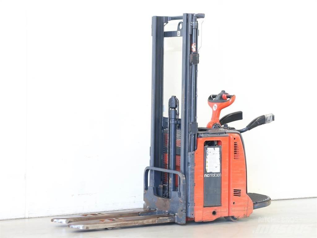 Linde L14AP/133 Meeloop stapelaar