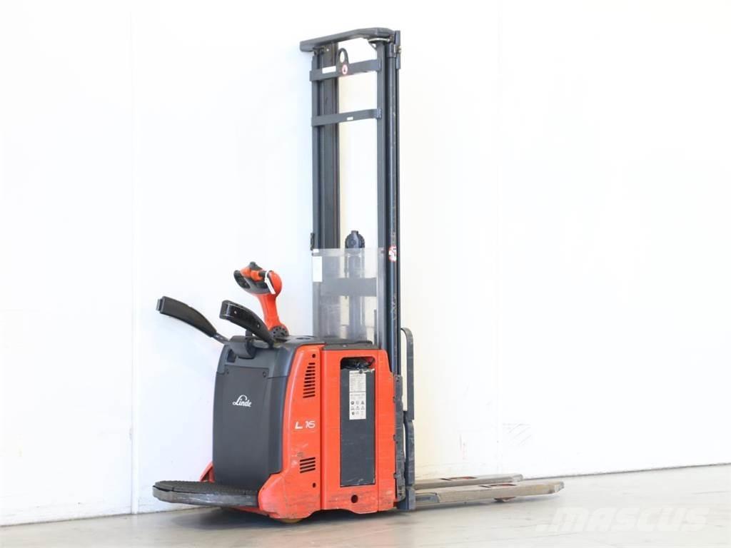 Linde L14AP/133 Meeloop stapelaar