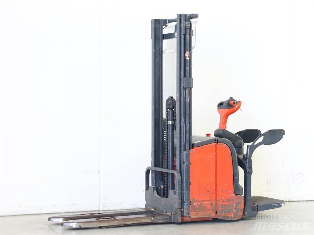 Linde L14API/372 Meeloop stapelaar