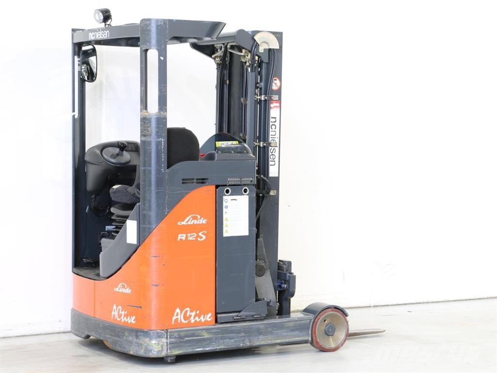 Linde R12C/115 Reachtruck voor hoog niveau