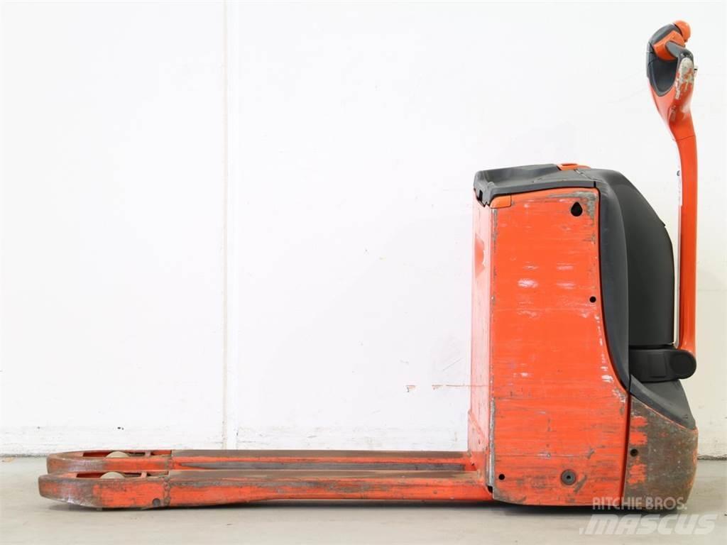 Linde T16/1152 Meeloop stapelaar