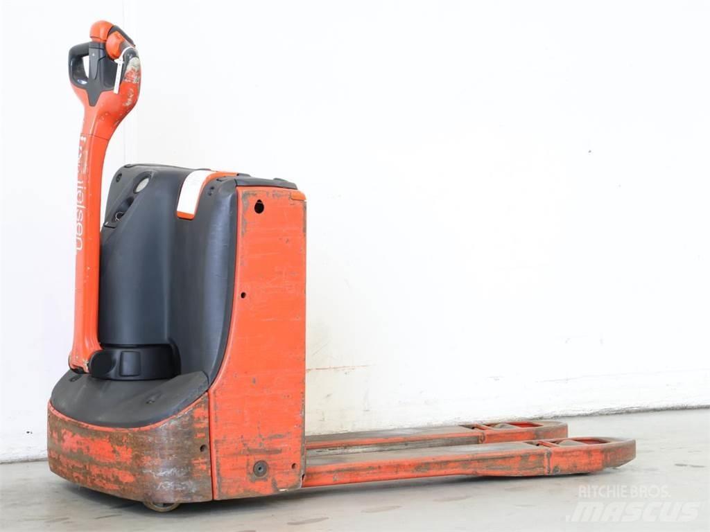 Linde T16/1152 Meeloop stapelaar