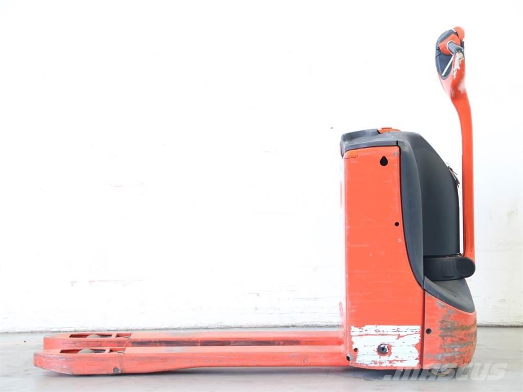 Linde T16/1152 Meeloop stapelaar