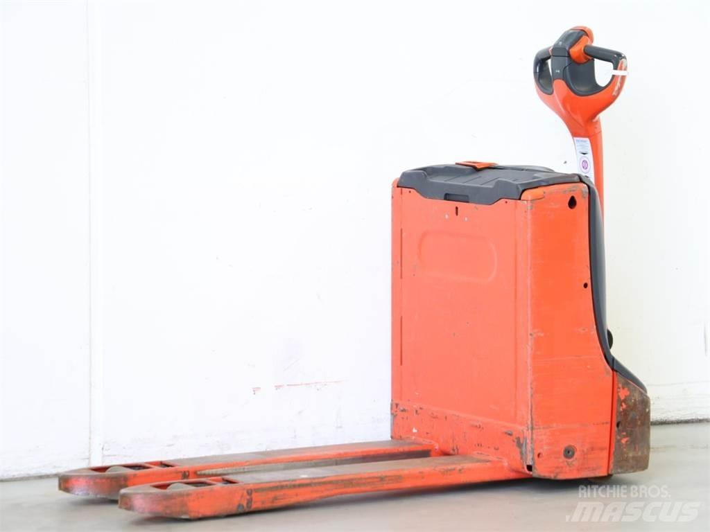 Linde T16/1152 Meeloop stapelaar