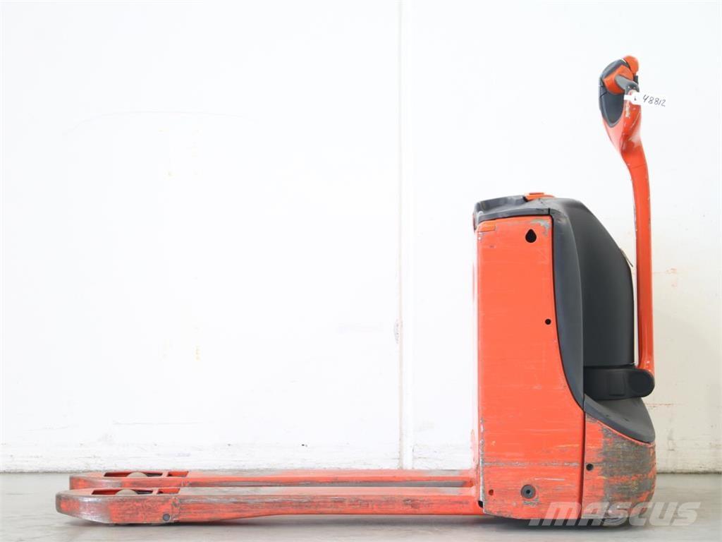 Linde T16/1152 Meeloop stapelaar