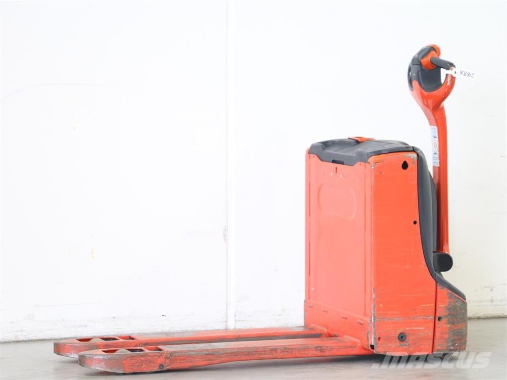 Linde T16/1152 Meeloop stapelaar