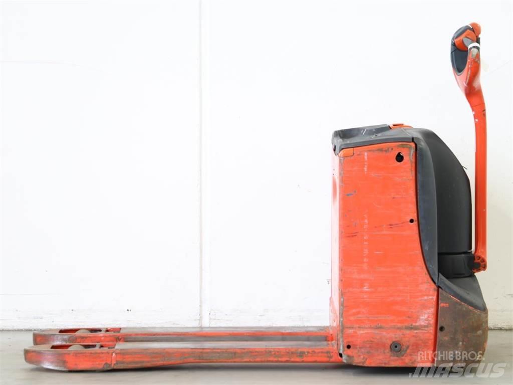 Linde T16/1152 Meeloop stapelaar
