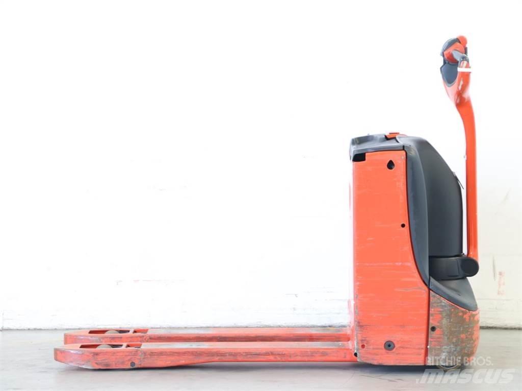 Linde T16/1152 Meeloop stapelaar