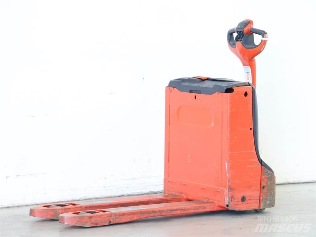 Linde T16/1152 Meeloop stapelaar