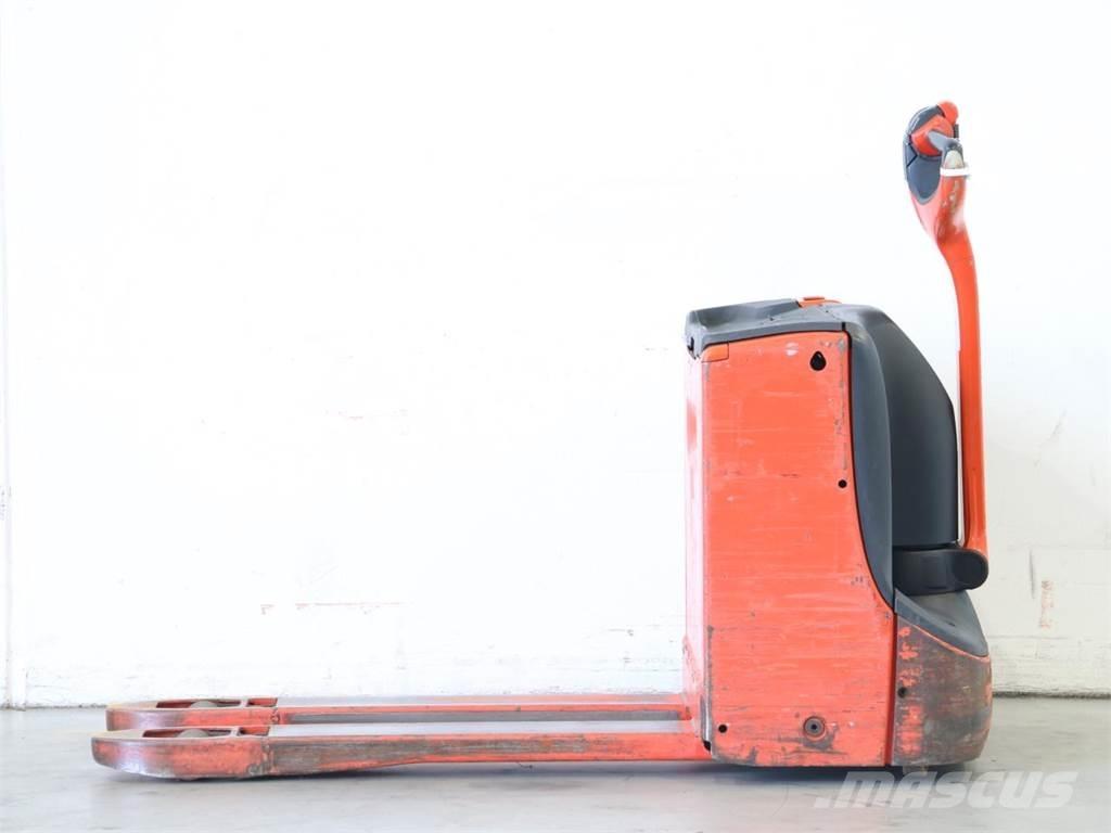 Linde T16/1152 Meeloop stapelaar