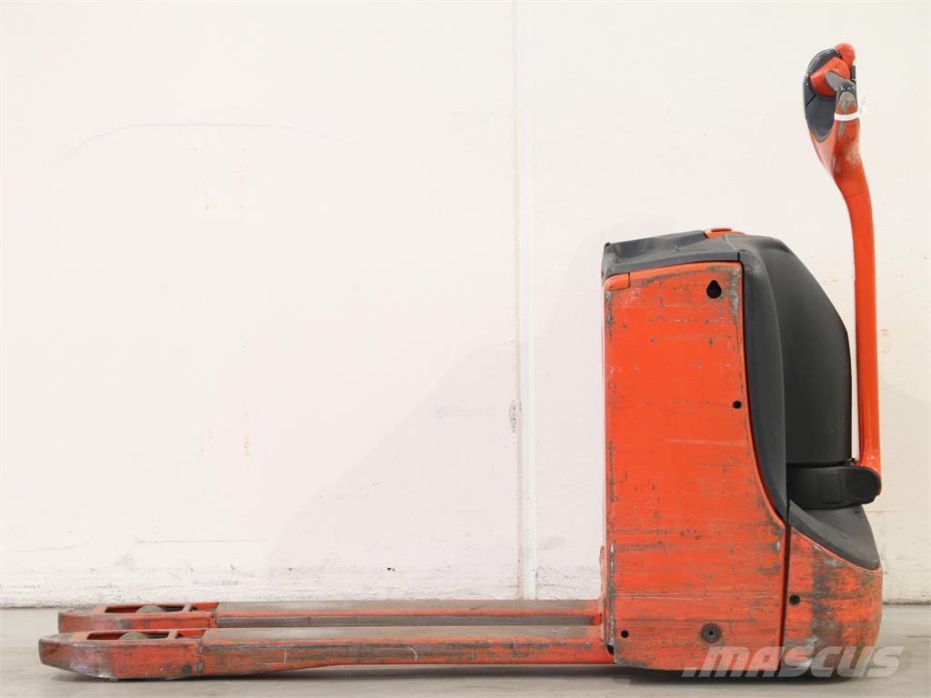 Linde T16/1152 Meeloop stapelaar