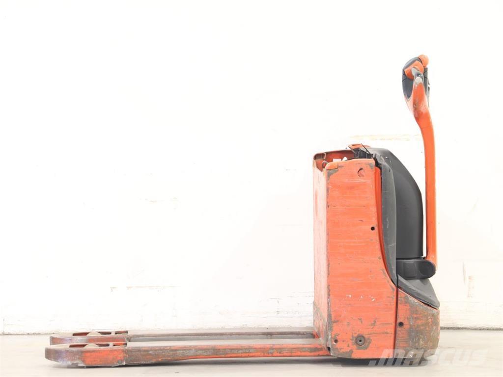 Linde T16/1152 Meeloop stapelaar