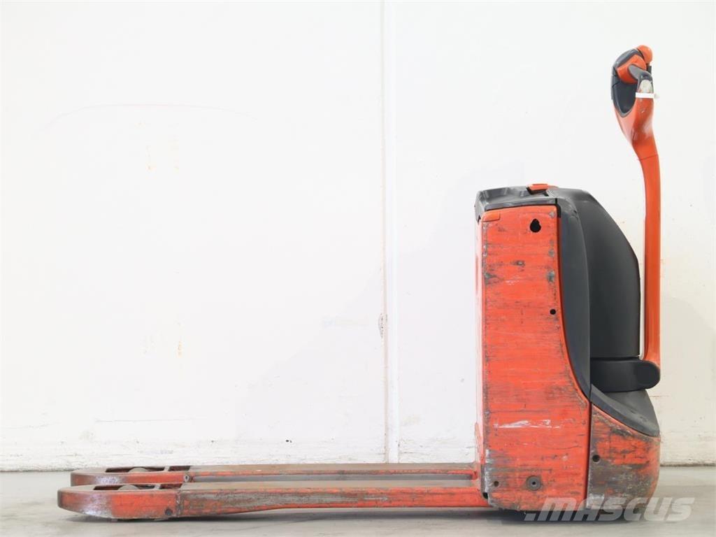 Linde T16/1152 Meeloop stapelaar