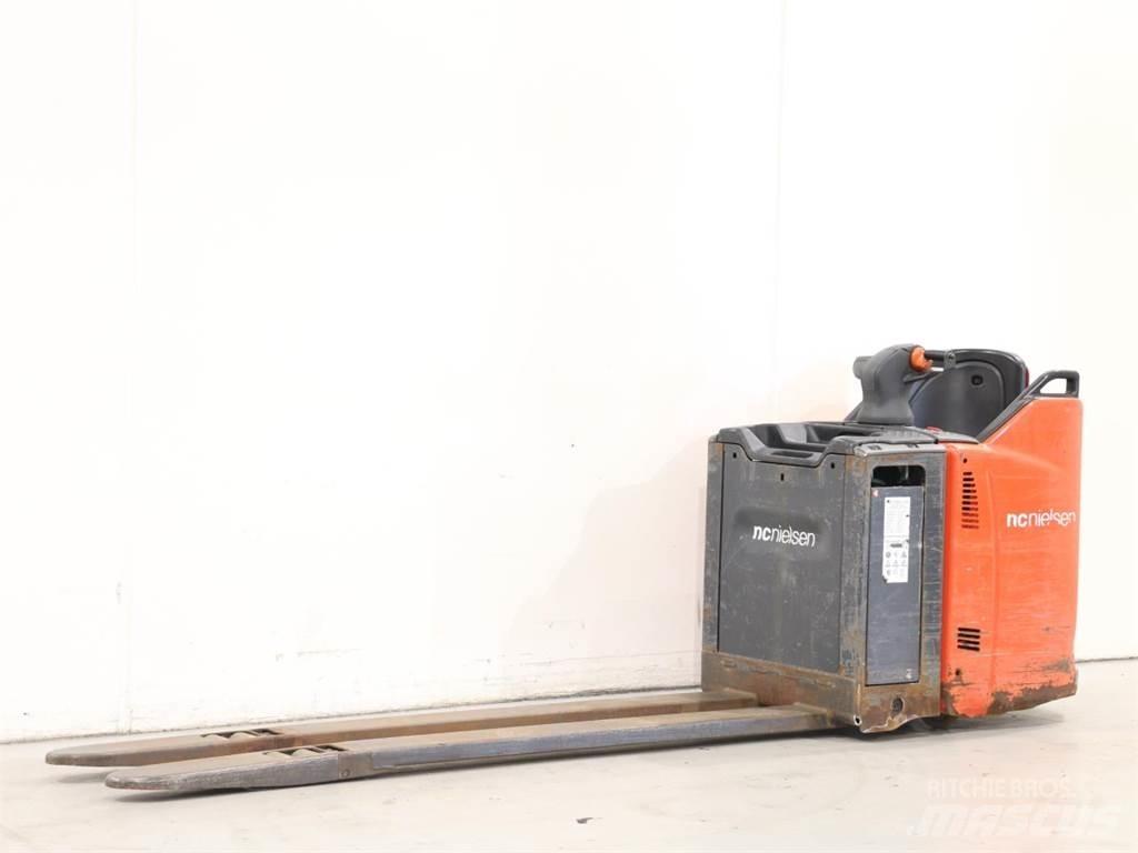 Linde T20SP/131 Meeloop stapelaar